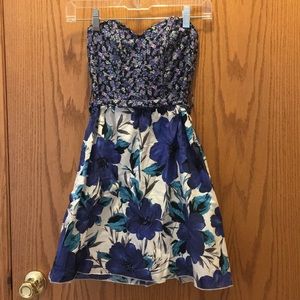 Floral strapless dress